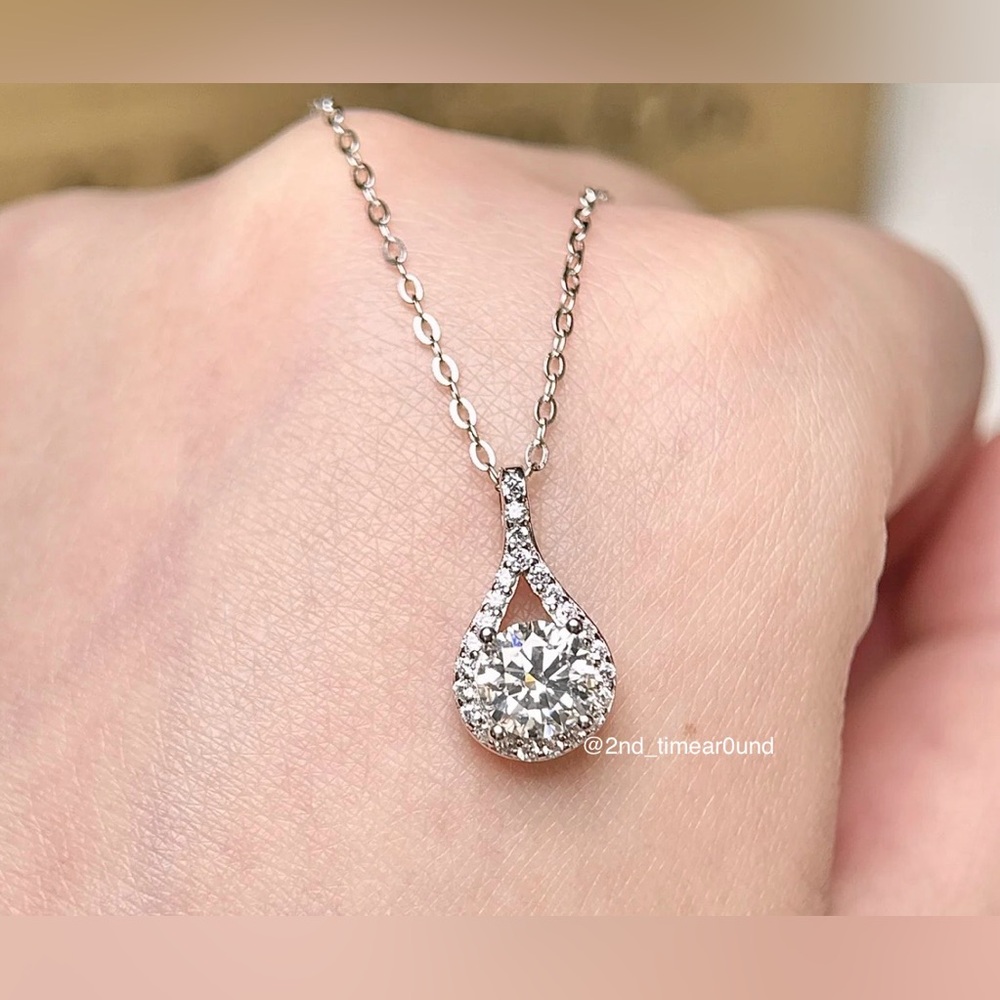 2 CT tw Teardrop Water Drop Moissanite Necklace Pendant